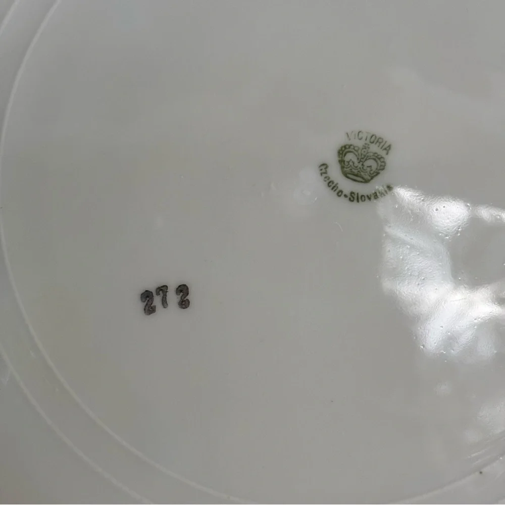 Vtg Victoria Czecho-slovakia Dinner plates  Pat. 272 Pink Roses gold basket 3 pc